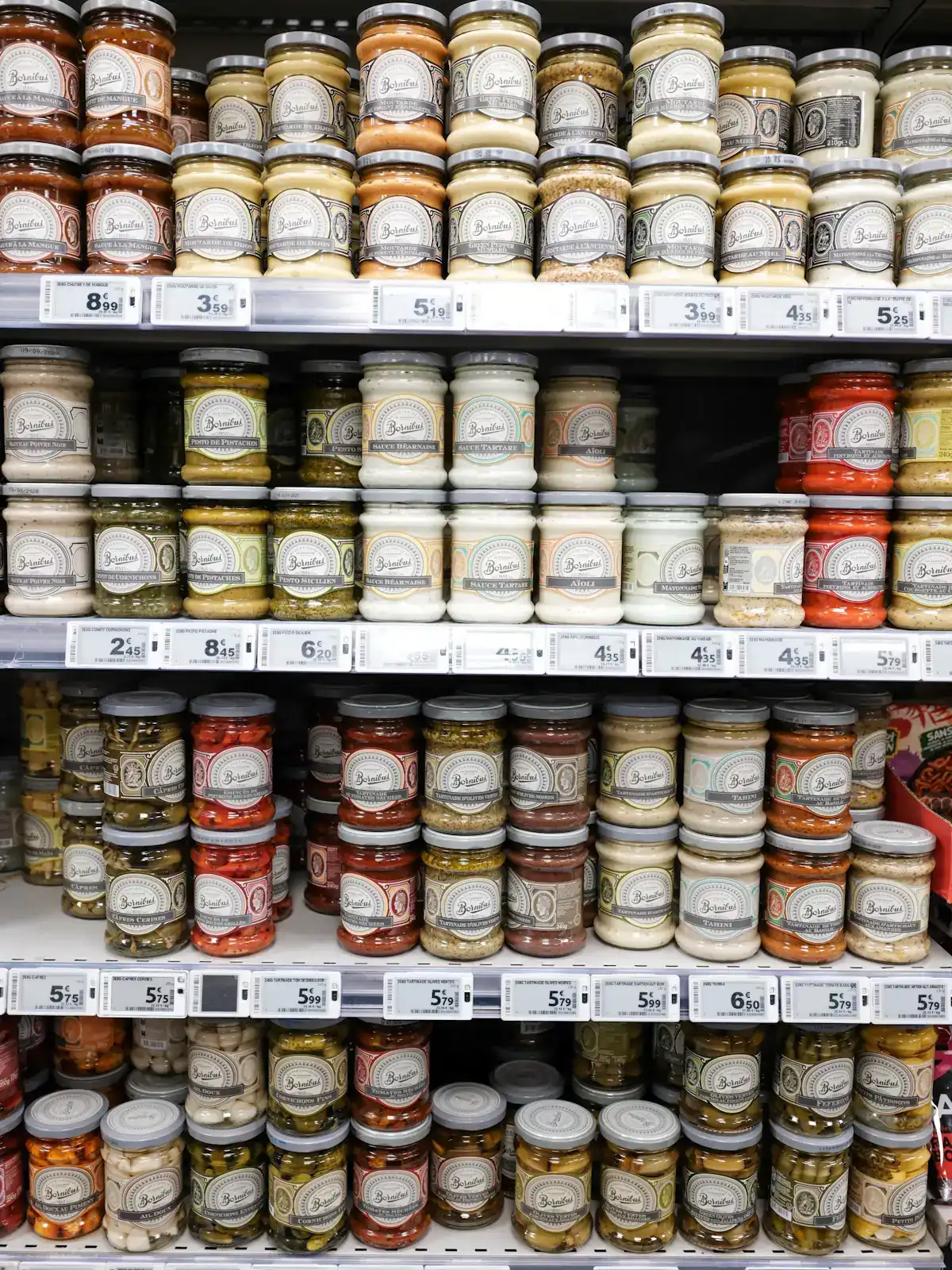 Halal logo on packaging: JAKIM rules for use, size and placement